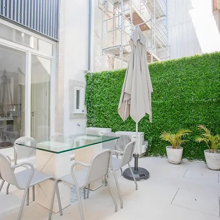 Liiiving In | Secret Terrace Apartamento